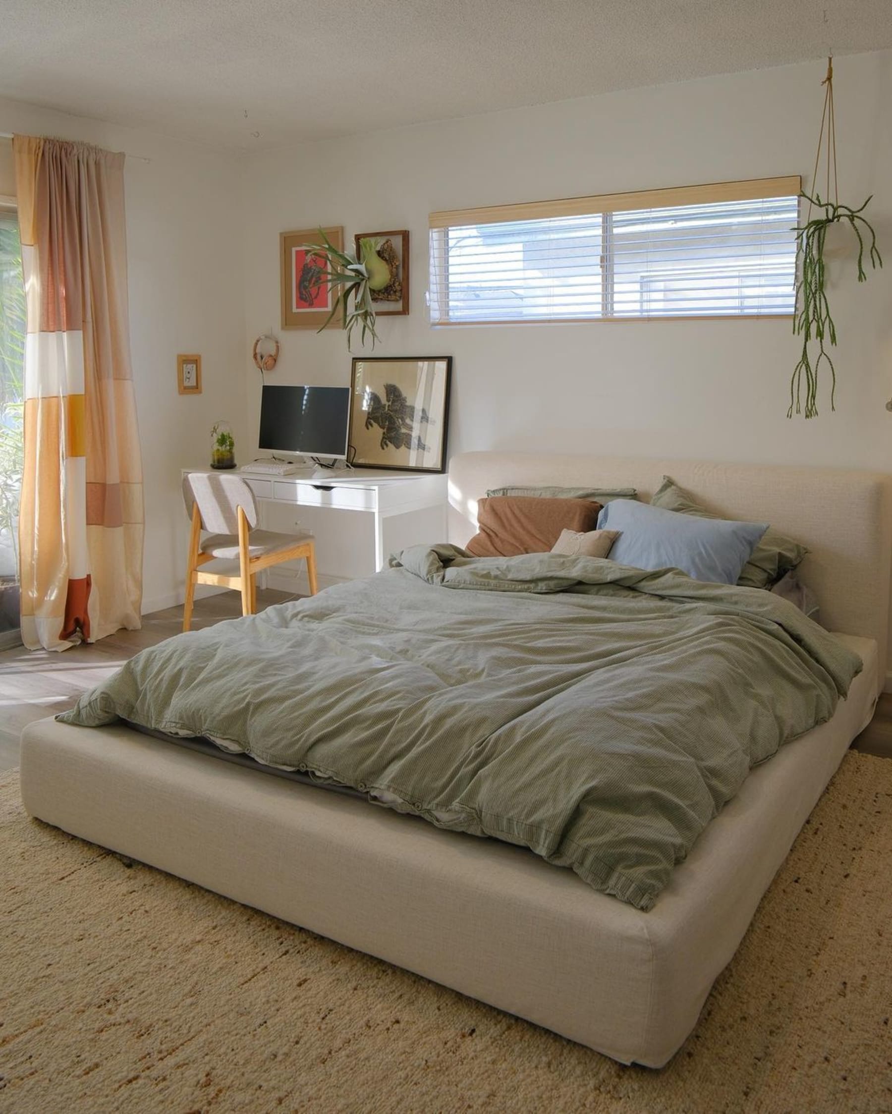 Bed Buying Guide Upholstered vs Wooden vs Metal Beds Castlery US